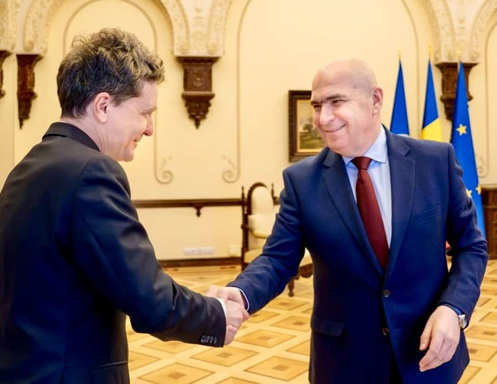 Președintele începe consultările: Primele discuții cu partidele, miercuri