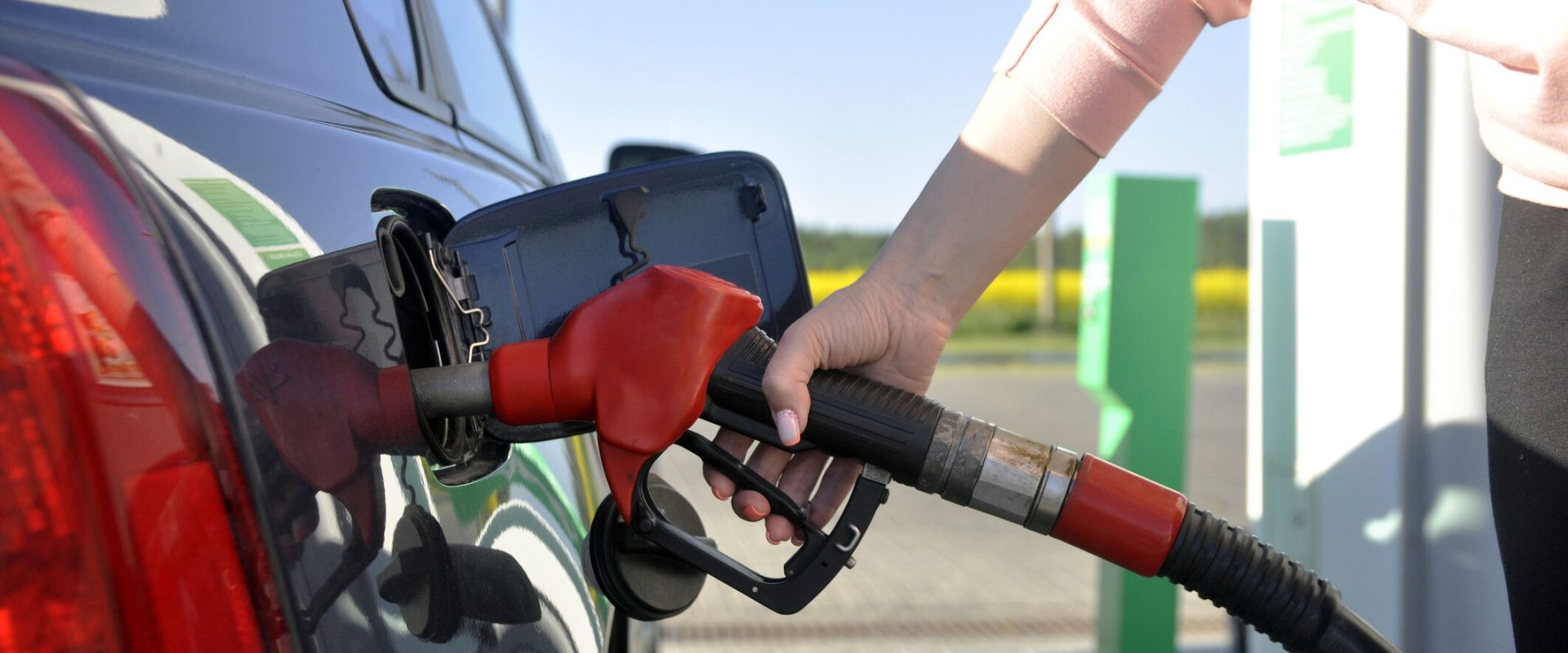 Benzina și motorina tot mai ieftine: Unde găsești cele mai mici prețuri pe 22 Aprilie