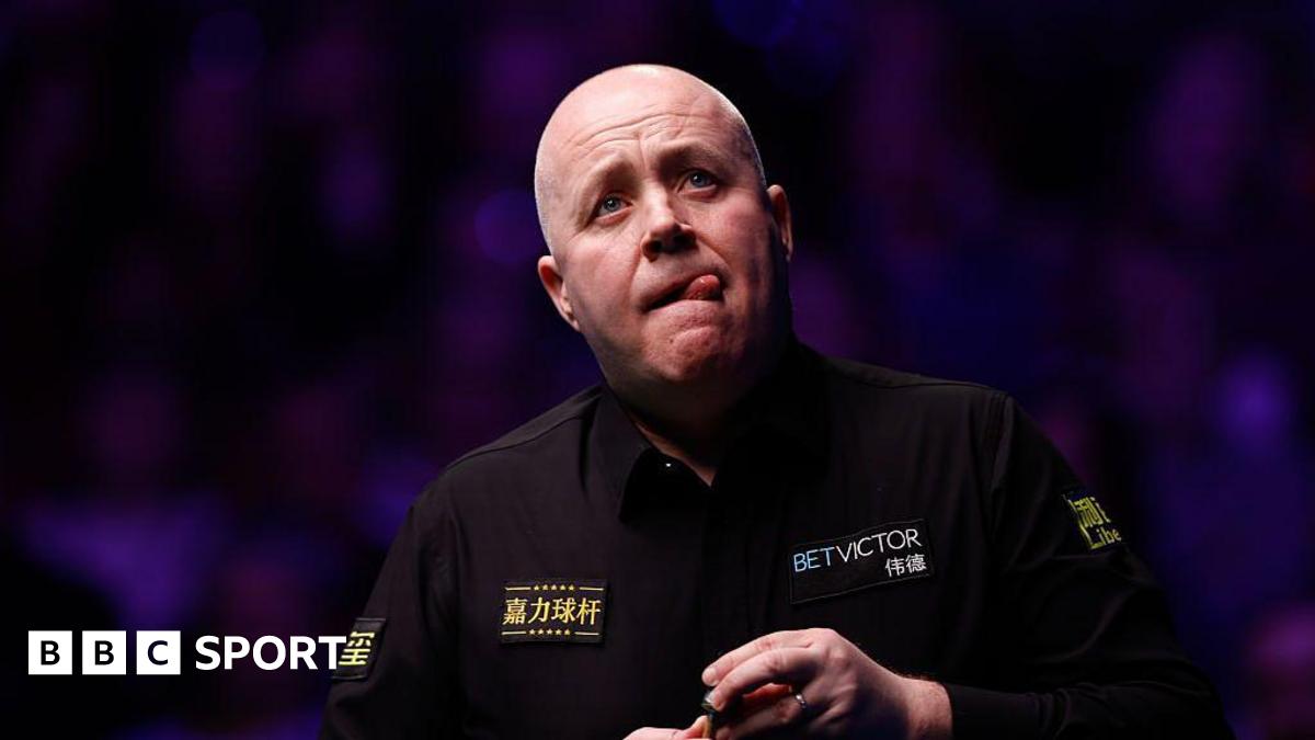 Higgins, campionul en titre, se impune în fața lui Williams într-un meci palpitant la Tour Championship John Higgins, campionul en titre, a trecut cu bine de primul tur al Campionatului Tour de la Manchester, învingându-l pe Mark Williams cu scorul de 10-8