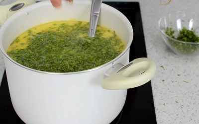 Atenție la ciorba de miel! Greșeala asta o arunci la gunoi