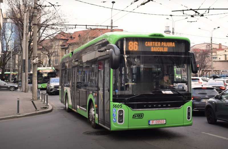 Modificări majore pentru liniile 86 și N117 din Capitală, începând cu 6 aprilie 2026 Bucureștenii care folosesc transportul public vor trebui să se obișnuiască cu noi trasee pentru liniile de autobuz 86 și N117, începând cu data de 6 aprilie 2026