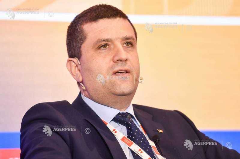 Ministrul Miruță: Hale militare abandonate, pline de iarbă și ploaie