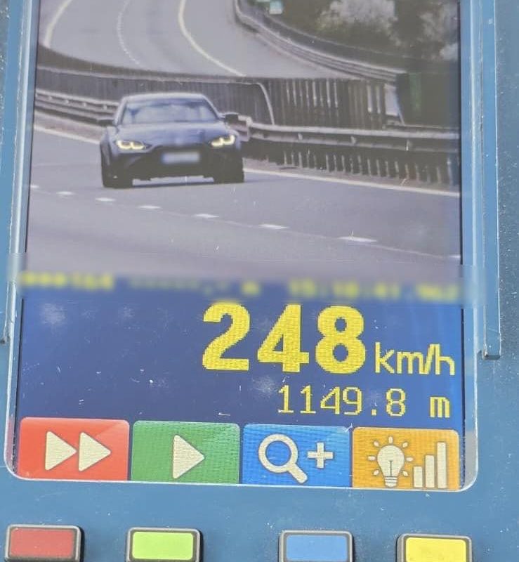 Șofer din București, VITEZĂ RECORD pe Autostrada Transilvania: 248 km/h!