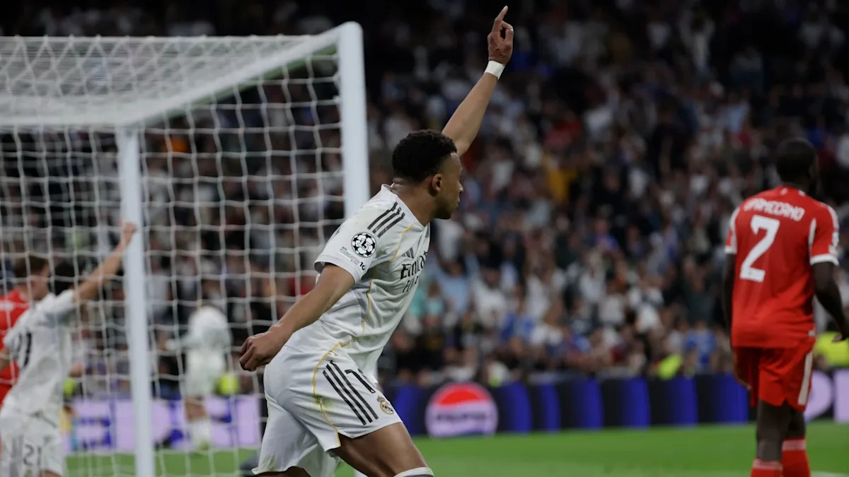 Real Madrid, înfrângere pe teren propriu în fața lui Bayern Munchen Real Madrid a suferit o înfrângere surprinzătoare pe teren propriu, scor 2-1, în fața lui Bayern Munchen, punând echipa spaniolă într-o situație dificilă pentru manșa secundă