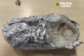Opt kilograme de droguri de mare risc, descoperite de polițiști: 4 reținuți