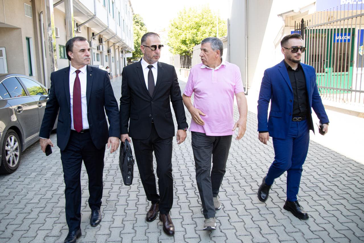 Bicuți, în afaceri cu Lasconi: Filiera de bani din spatele „pozelor”