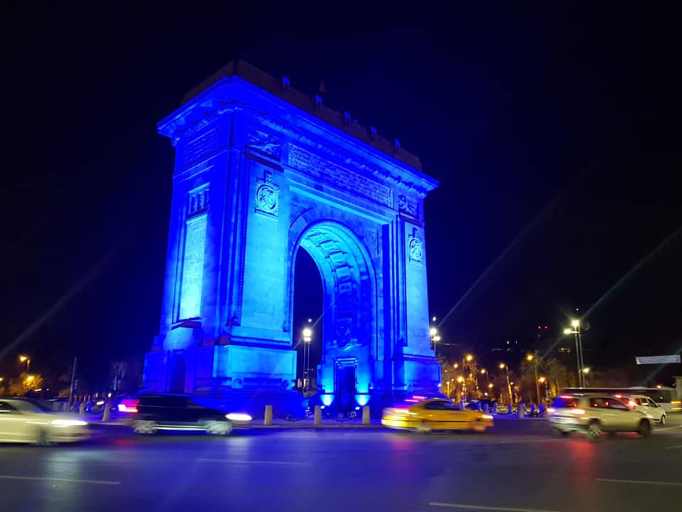 Clădiri bucureștene, iluminate albastru de Ziua Autismului