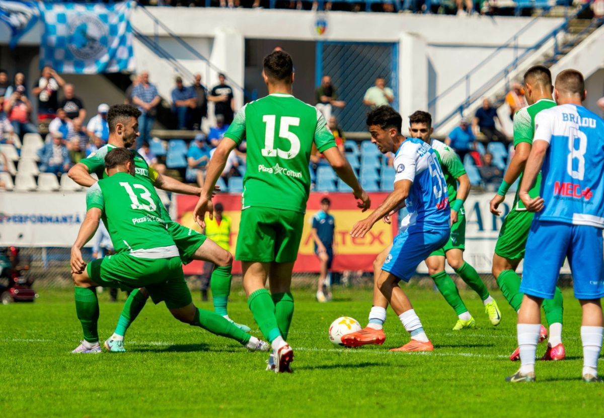 Rezultate incendiare în play-out: Bacău și Bistrița, capul sus în Liga 2