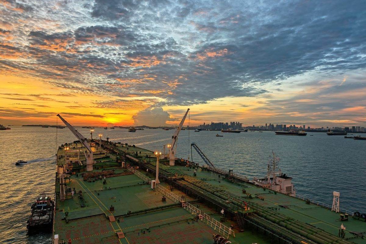 Trump: Iranul acceptă să nu mai blocheze Strâmtoarea Hormuz