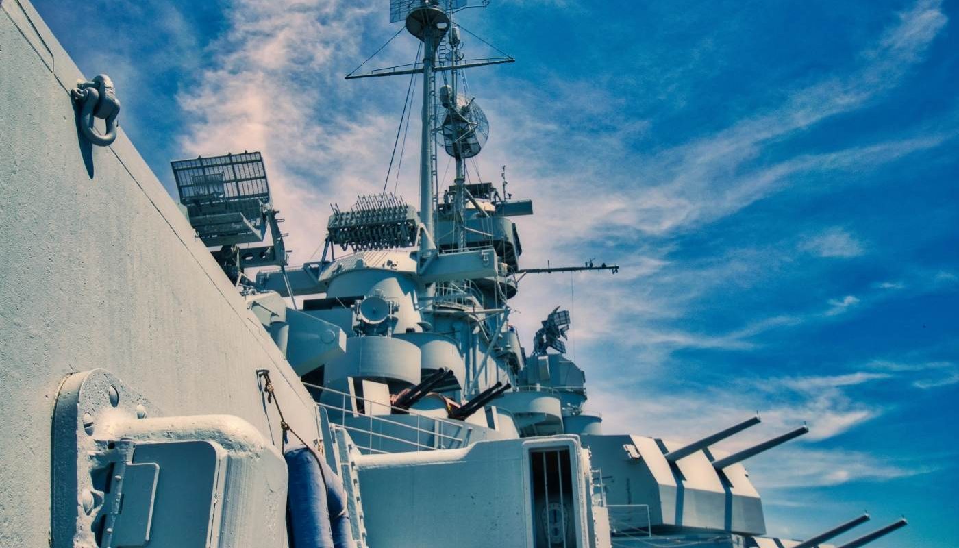 Iranul închide Strâmtoarea Ormuz: Tensiuni geopolitice majore