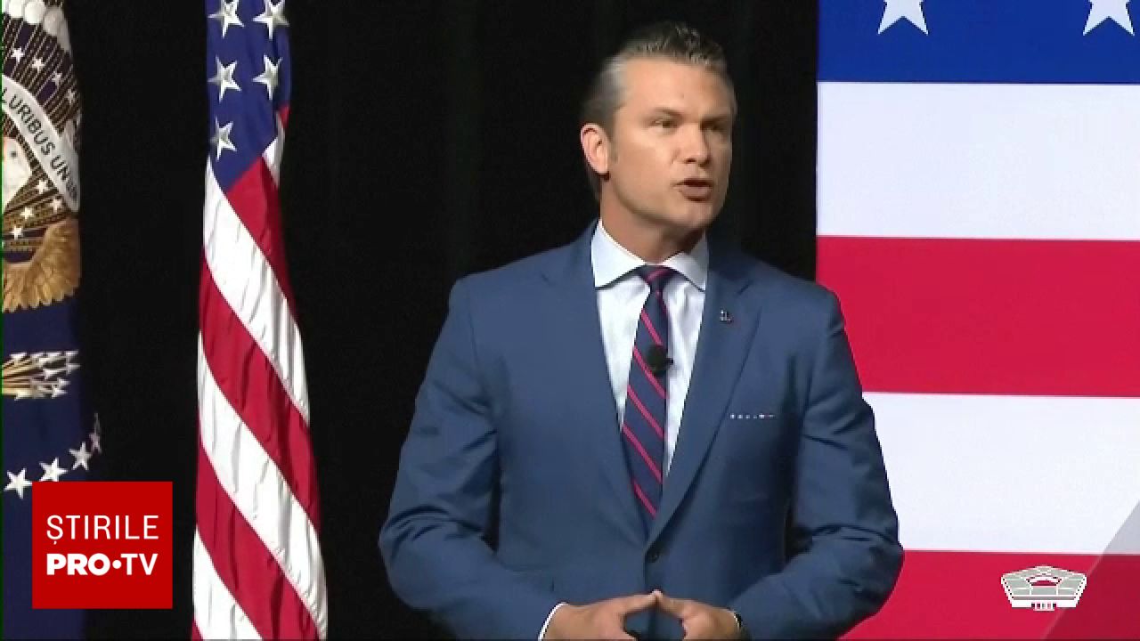 Biblia la Pentagon: Pete Hegseth atacă presa. Reacția Papei Leon