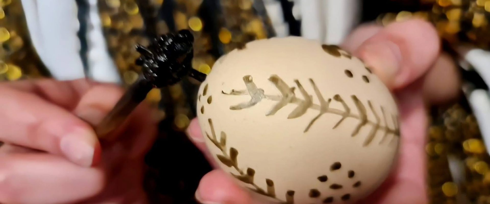 Un atelier de încondeiat ouă, intitulat sugestiv „Geometria lumii nevăzute”, va avea loc la Muzeul Național al Țăranului Român pe 5 aprilie 2026, în cadrul Târgului de Florii