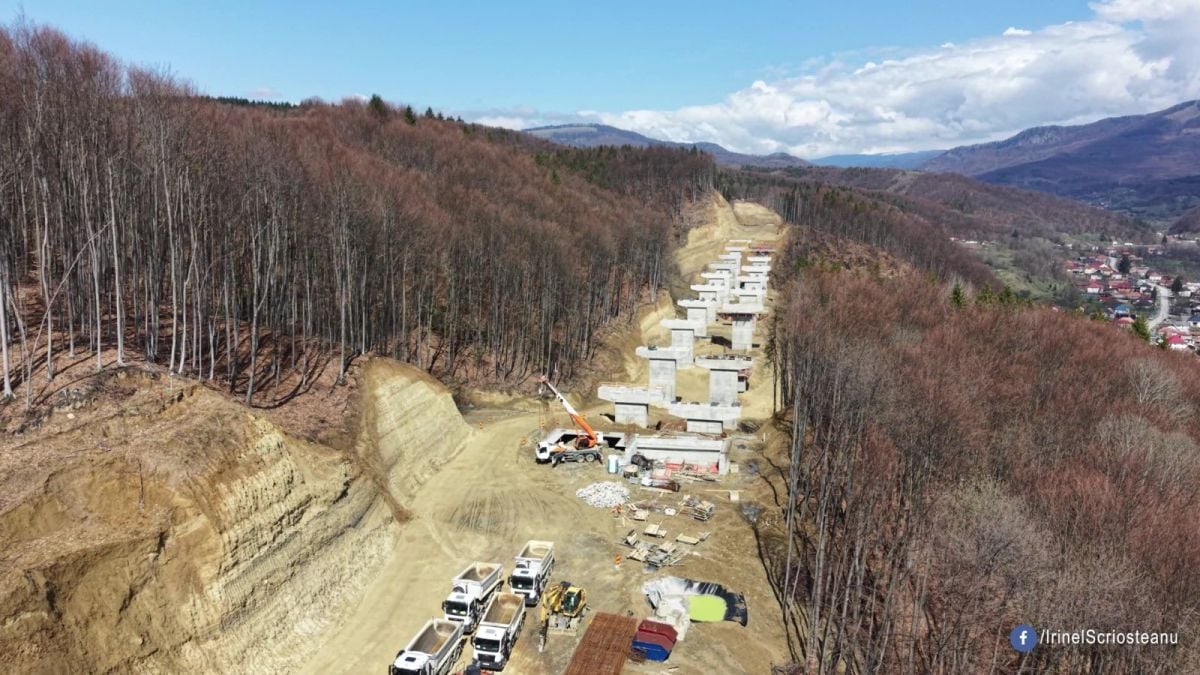 Muncitori și utilaje pe Autostrada A1: Tunelul Poiana, gata peste doi ani