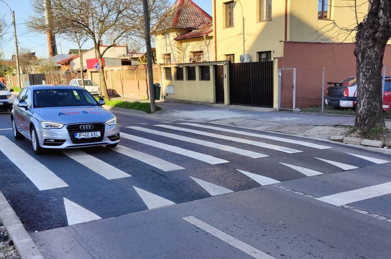 Patru treceri supraînălțate pe Bd. Laminorului, în București, cu iluminat modern