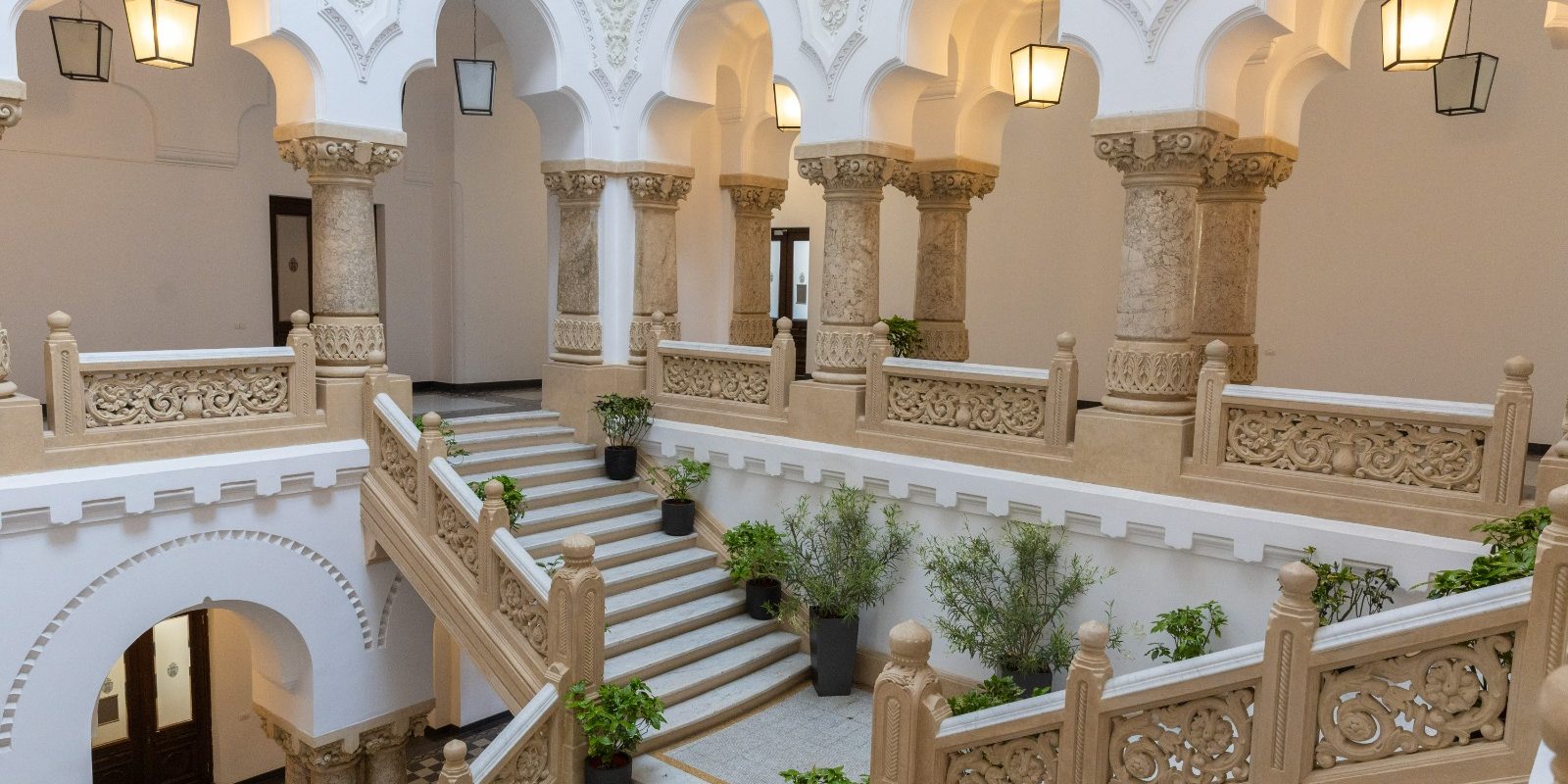 Tururi ghidate la Primăria București: Clădirea se deschide publicului în weekend