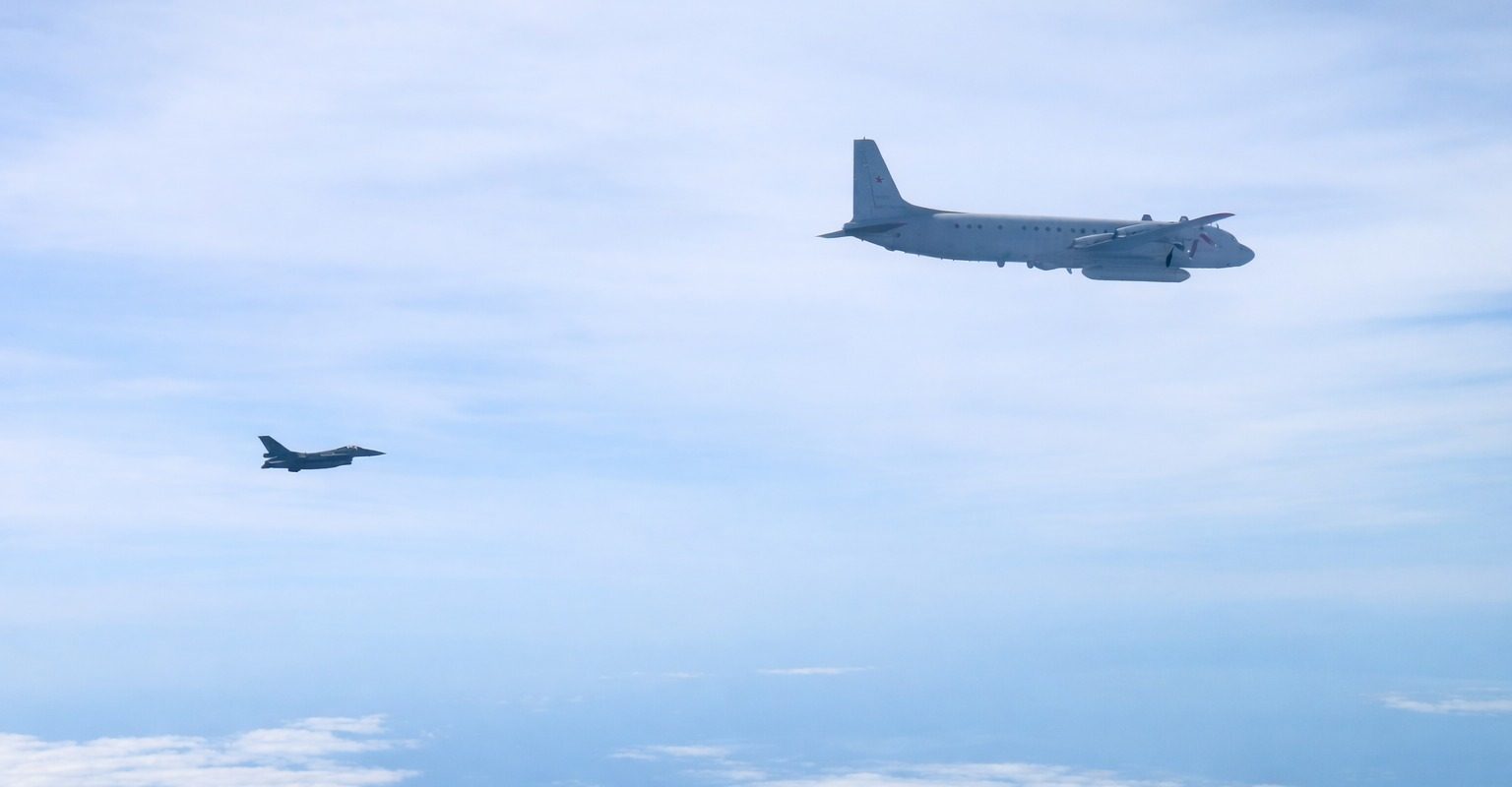 Avioane F-16 ROMÂNEȘTI, misiune de INTERCEPTARE deasupra Balticii