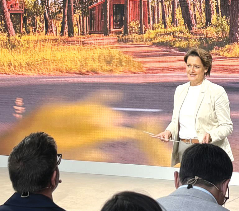 Criză Politică la București: Ungaria, cu BMW și BYD, Dacia laudă Turcia, Mioveniul suferă