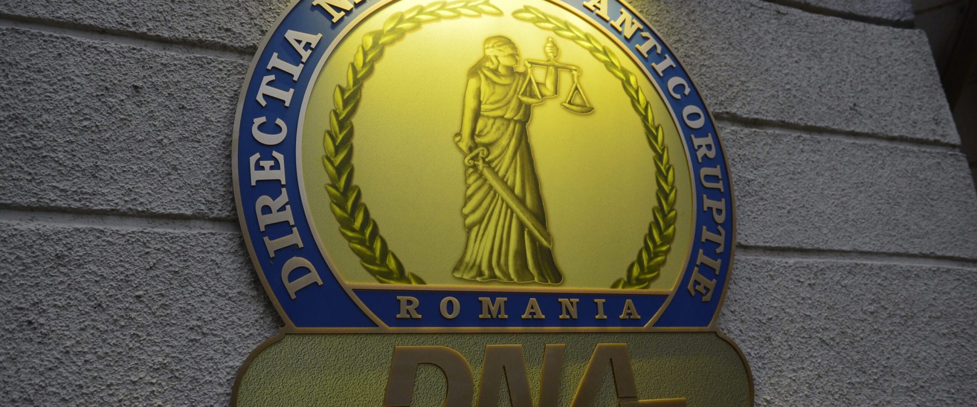 Șefi din DGASPC Argeș și CJ, trimiși în judecată de DNA Pitești