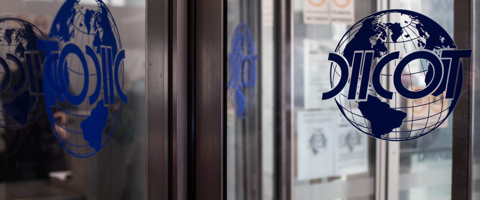 Tânăr și adolescentă din Teleorman, acuzați că au obligat o minoră să se prostitueze