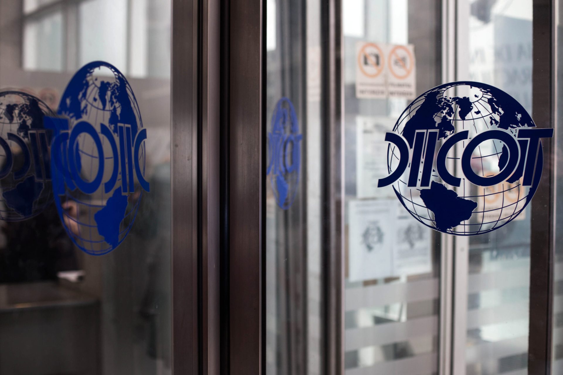 Tânăr și adolescentă din Teleorman, acuzați că au obligat o minoră să se prostitueze