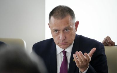 Bolojan, prins la mijloc: „Ne pare rău că deranjăm!”