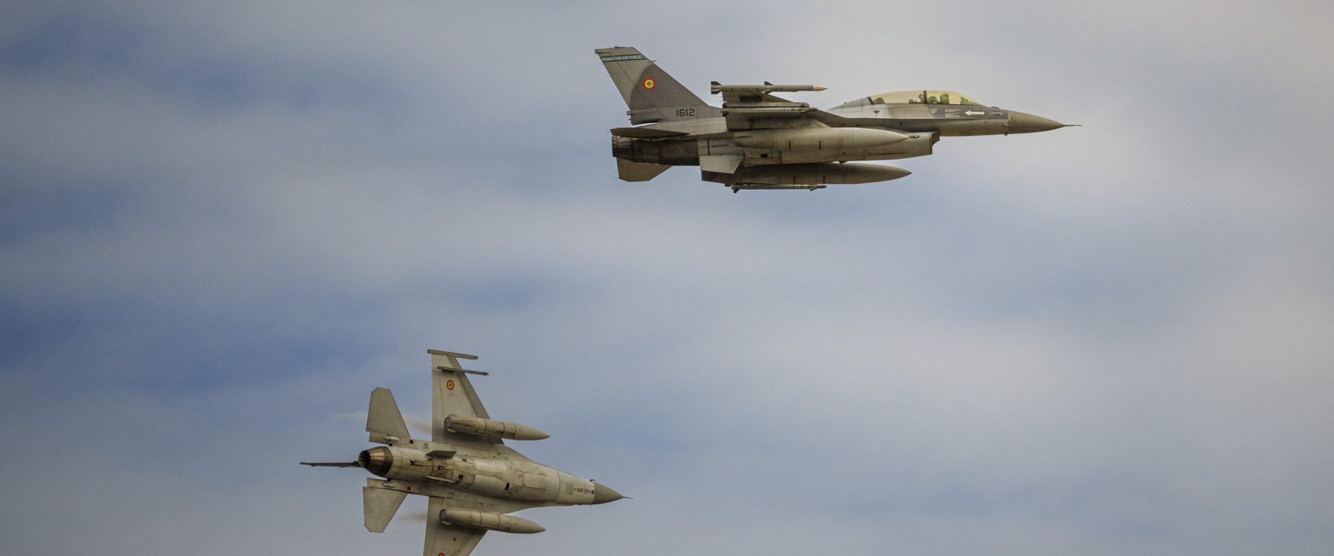 Alerta Aeriană la Frontiera: Zeci de Ținte Monitorizate, RO-ALERT în Tulcea Ministerul Apărării Naționale (MApN) a raportat monitorizarea unui grup de ținte aeriene în apropierea frontierei, pe data de 8 aprilie, fără ca acestea să pătrundă în spațiul aerian românesc