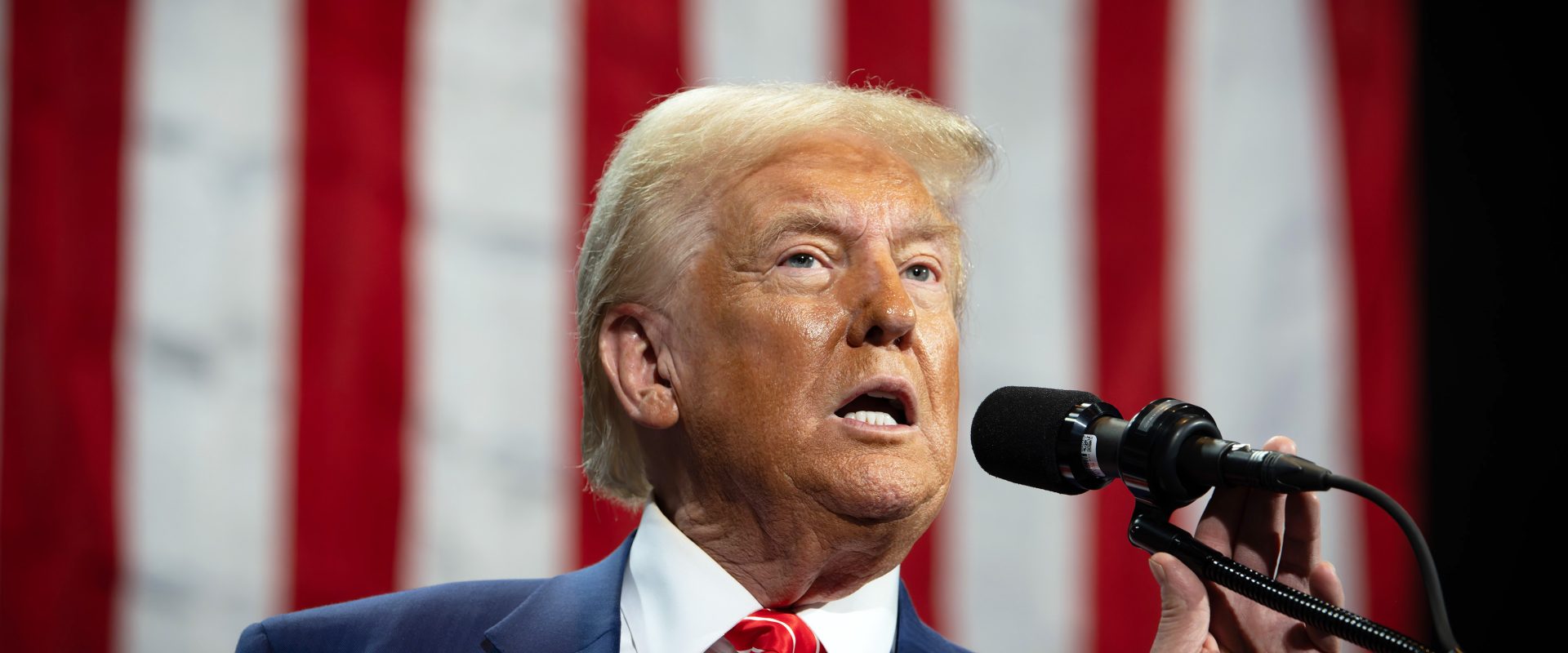 Trump amenință iranianii cu „iadul”: „Deschideți strâmtoarea sau…”