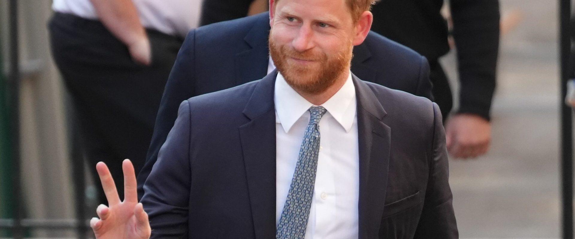 ONG african dă în judecată pe Prințul HARRY: Prejudiciu de imagine major