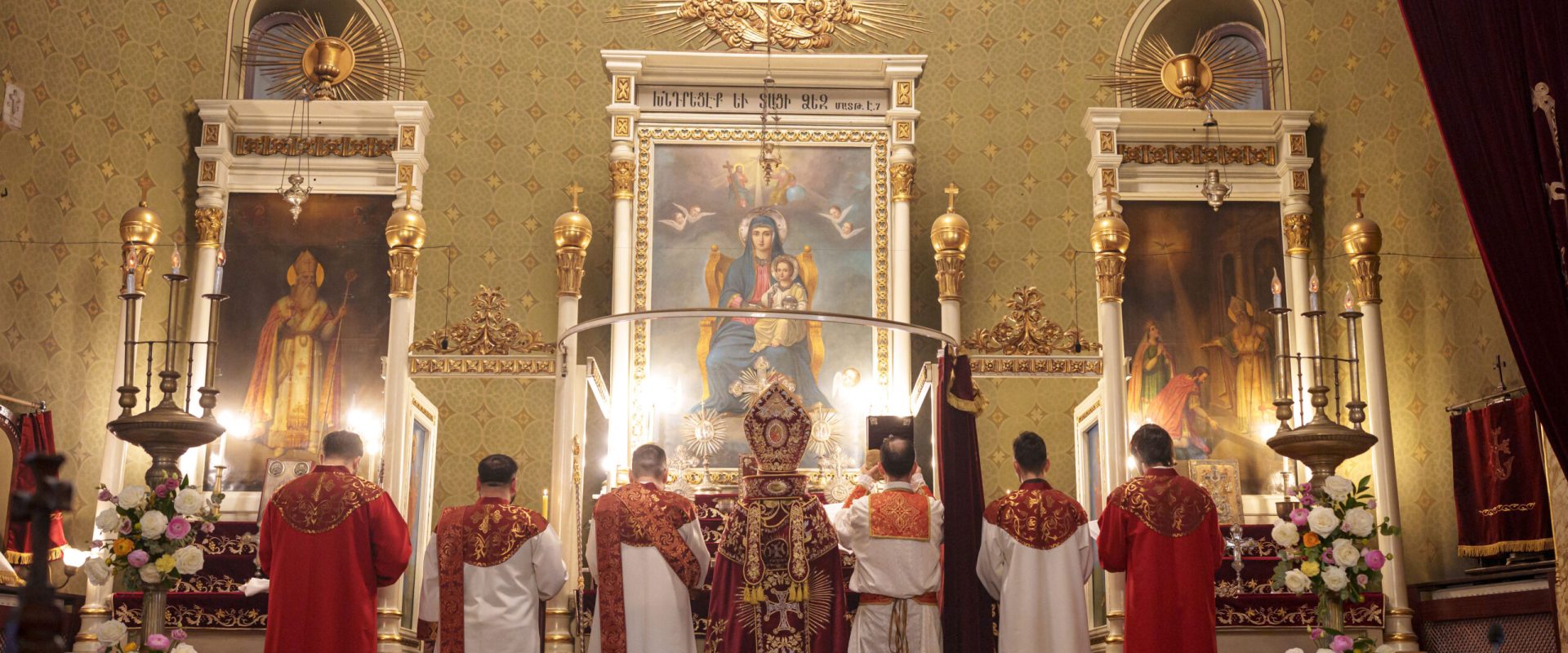 Mediafax urează Paște fericit: Hristos a înviat!