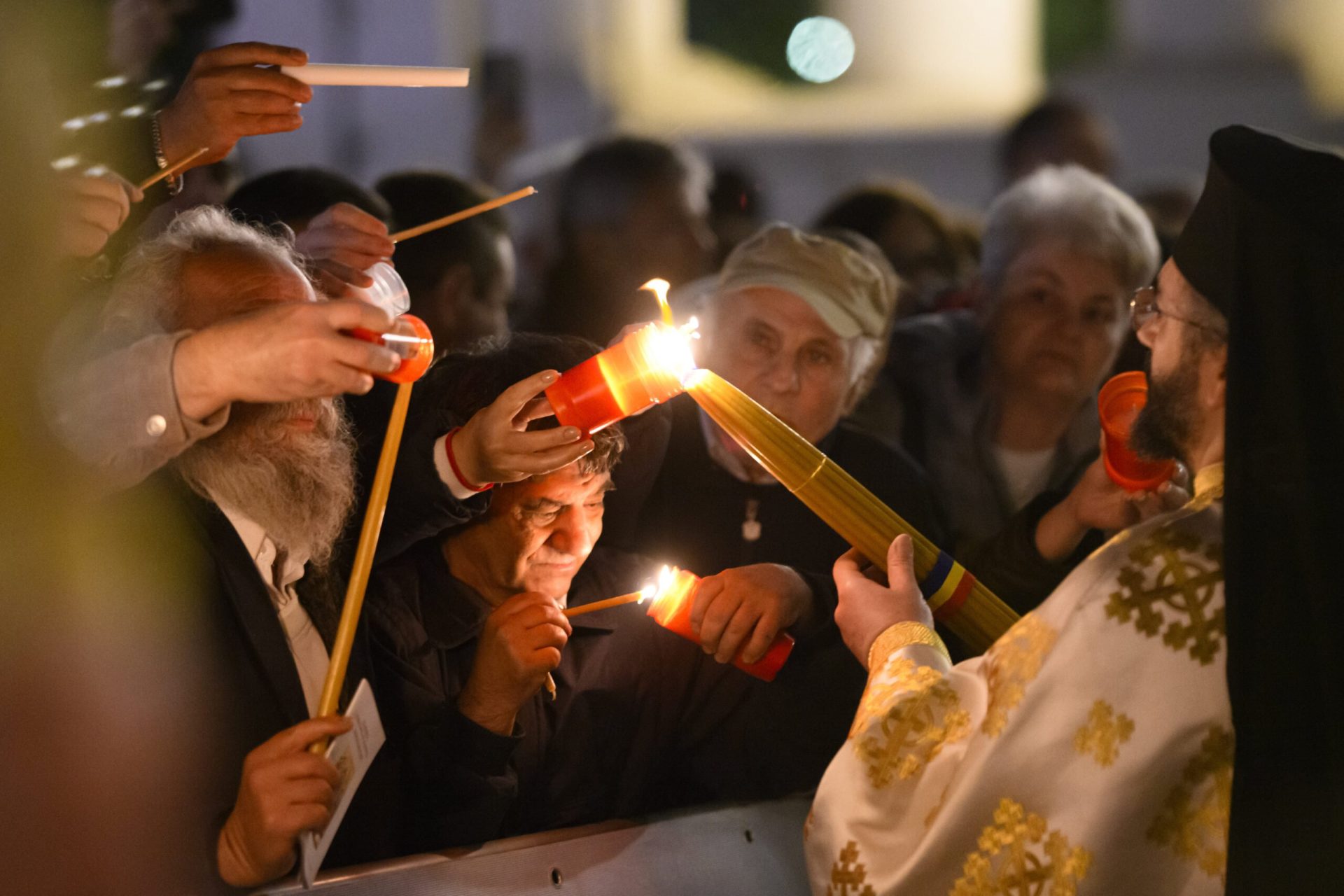 Slujba de Înviere la Patriarhie: Mii de credincioși celebrează Sărbătoarea Paștelui