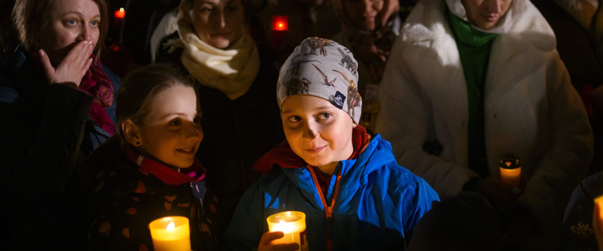 Paște acasă pentru mulți români: Slujba de Înviere, prioritate pentru INSCOP