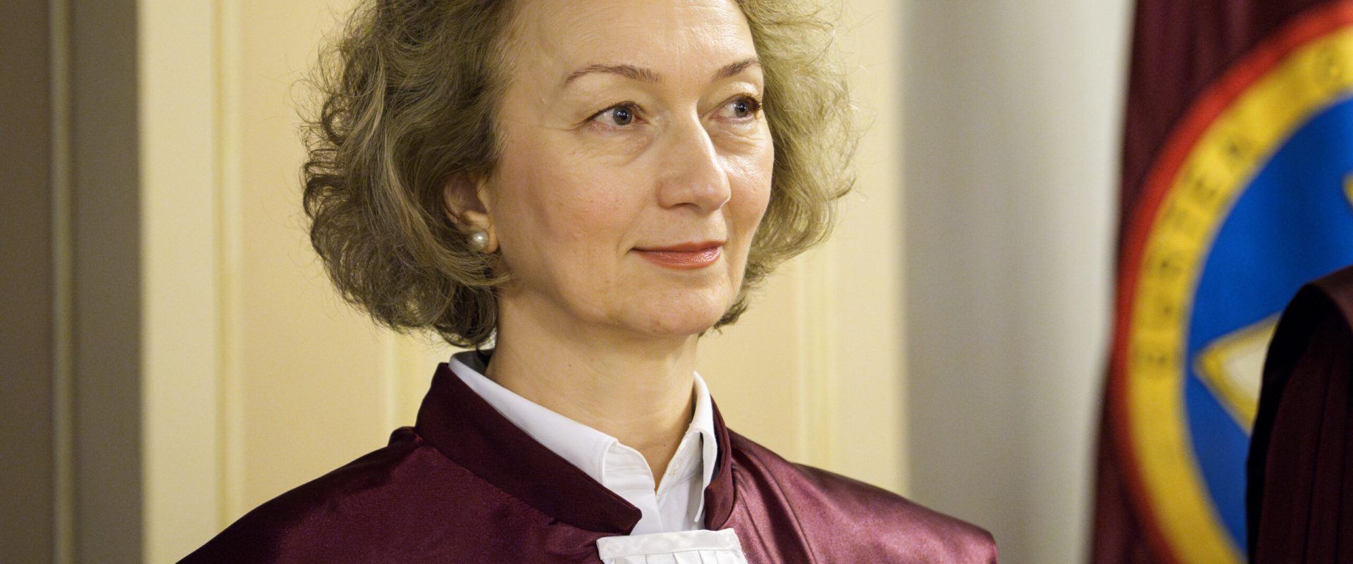 CCR, sub asediu? Simina Tănăsescu, despre ieșirea judecătorilor din sală