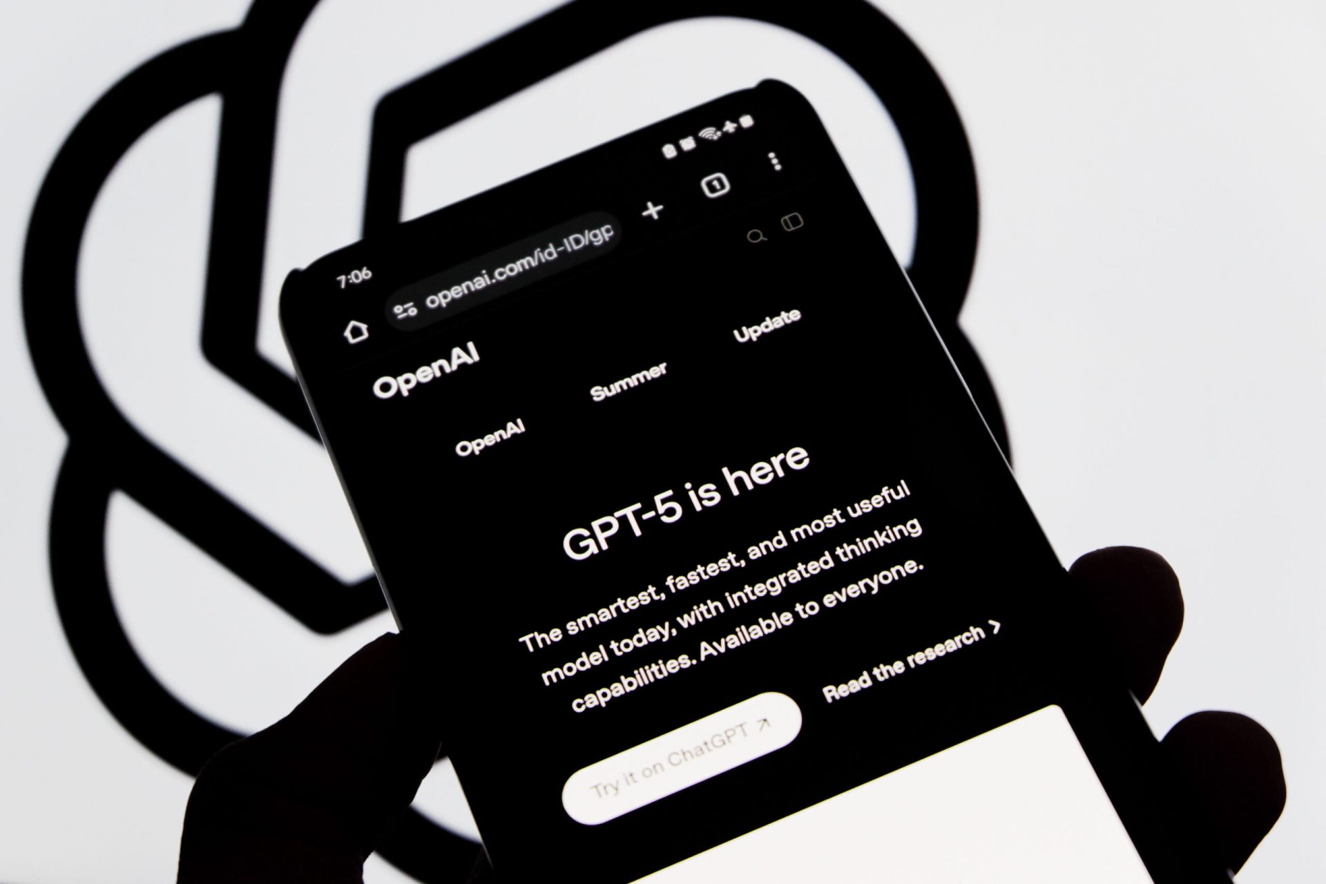 Tonul contează: Cum influențează AI răspunsurile, conform studiilor