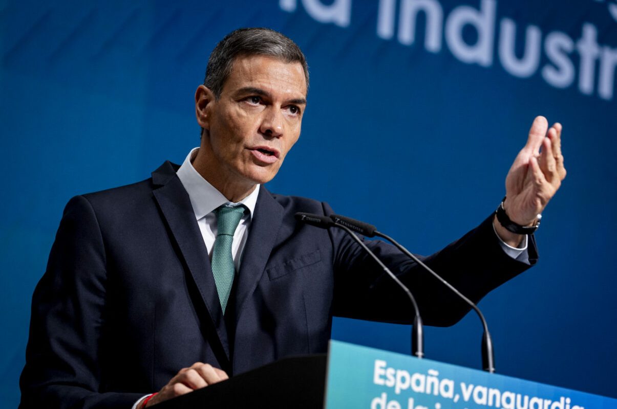 Social media, arma secretă ce dărâmă tot: Un nou atac la adresa realității