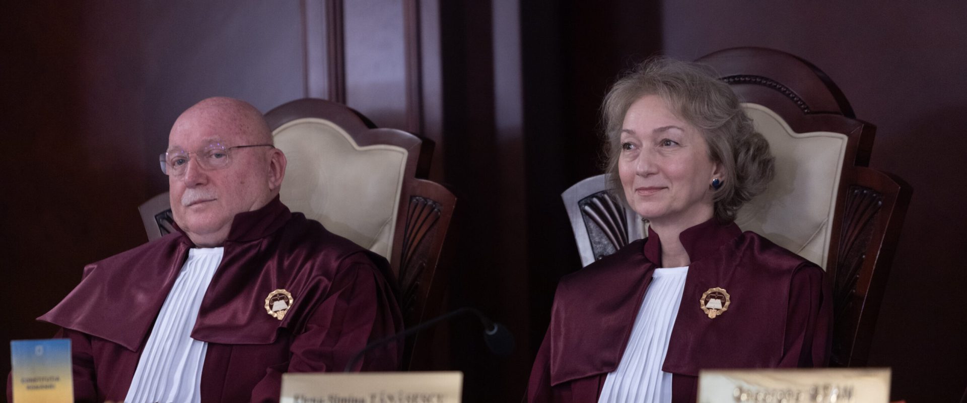 Vulnerabilitățile democrației: Atacul vine din interior, nu de la DUȘMANI