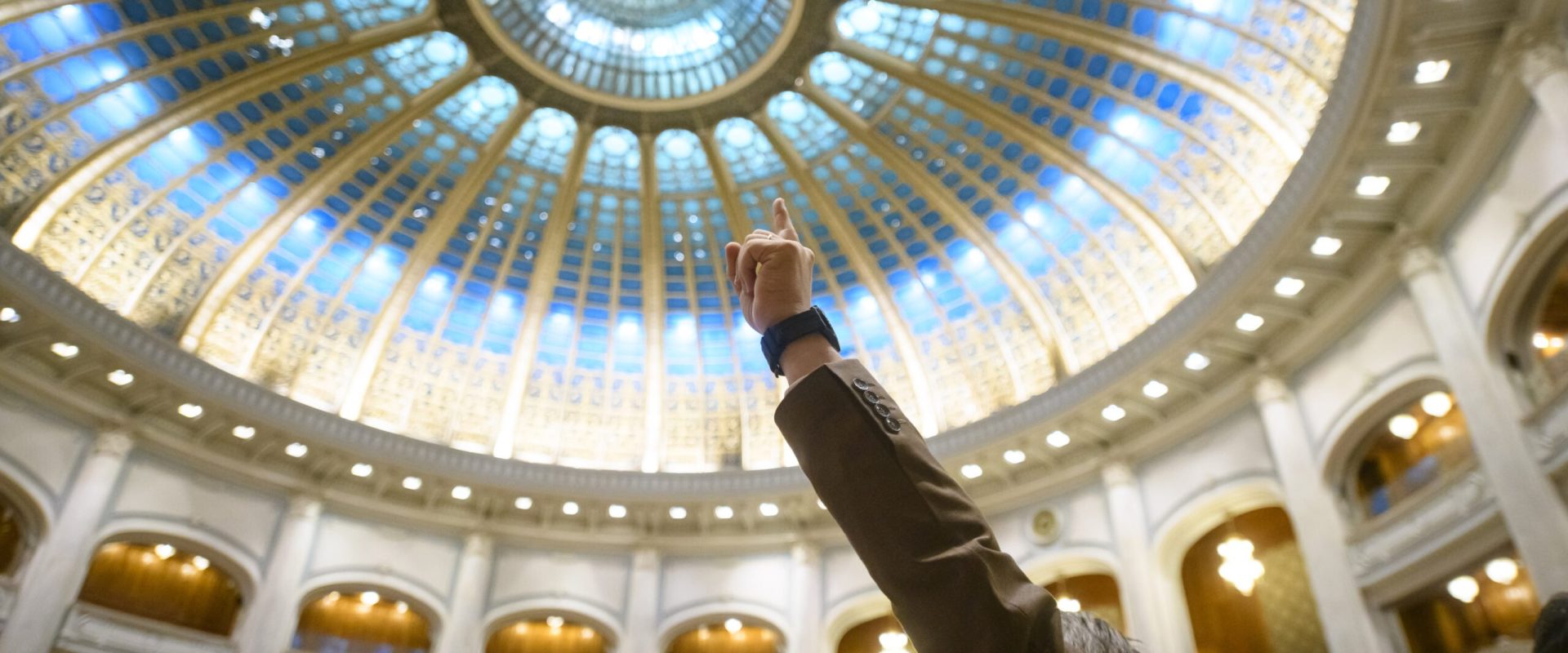 Pace, forță în lupta cu Guvernul: Strânge semnături pentru moțiune. Opoziția, divizată