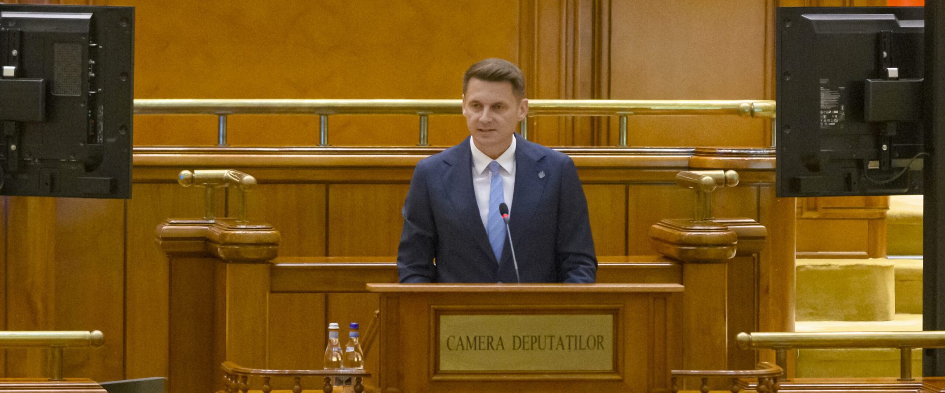 P: Bolojan, din nou premier? PNL îl propune DUPĂ căderea Guvernului