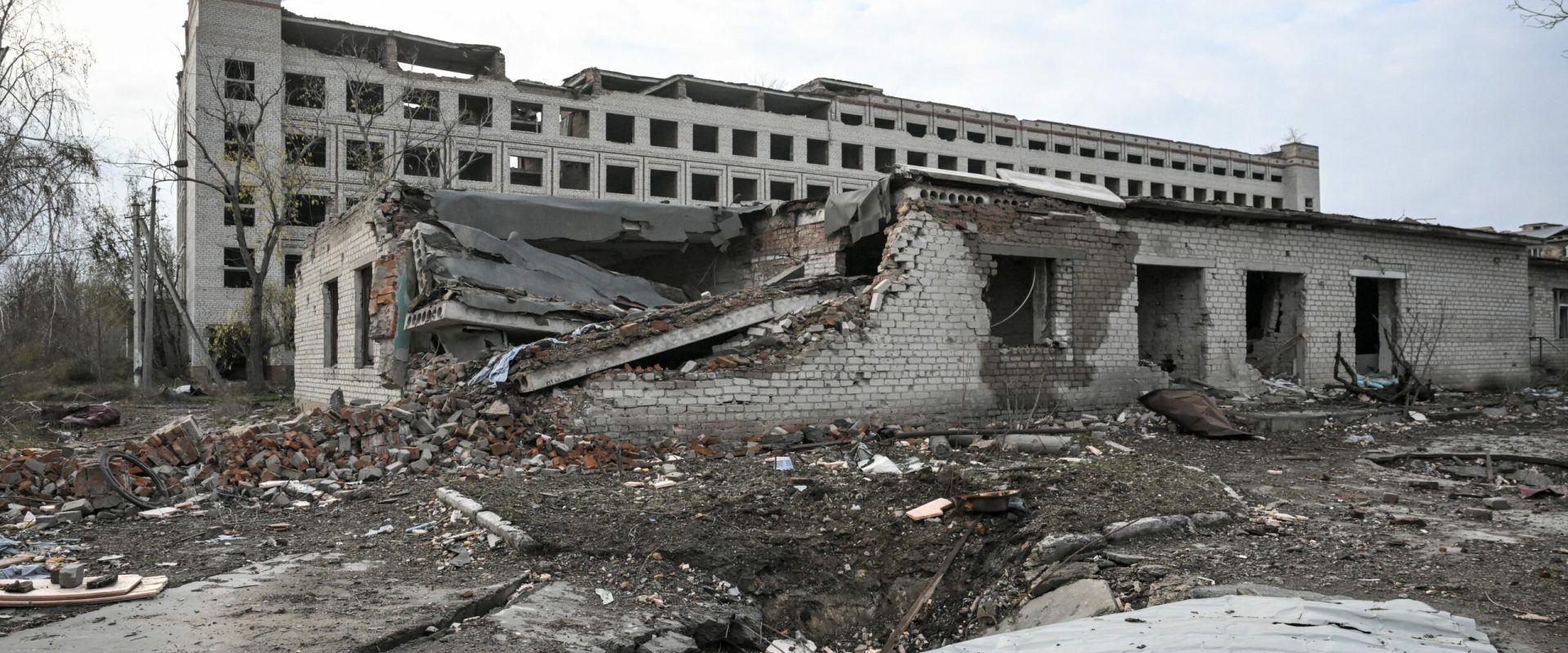 Atacuri Aeriene Masive în Rusia: Apărarea Aeriană a Interceptat Zeci de Drone Autoritățile ruse au raportat un nou val de atacuri aeriene atribuite Ucrainei, marcate de interceptarea unui număr impresionant de drone