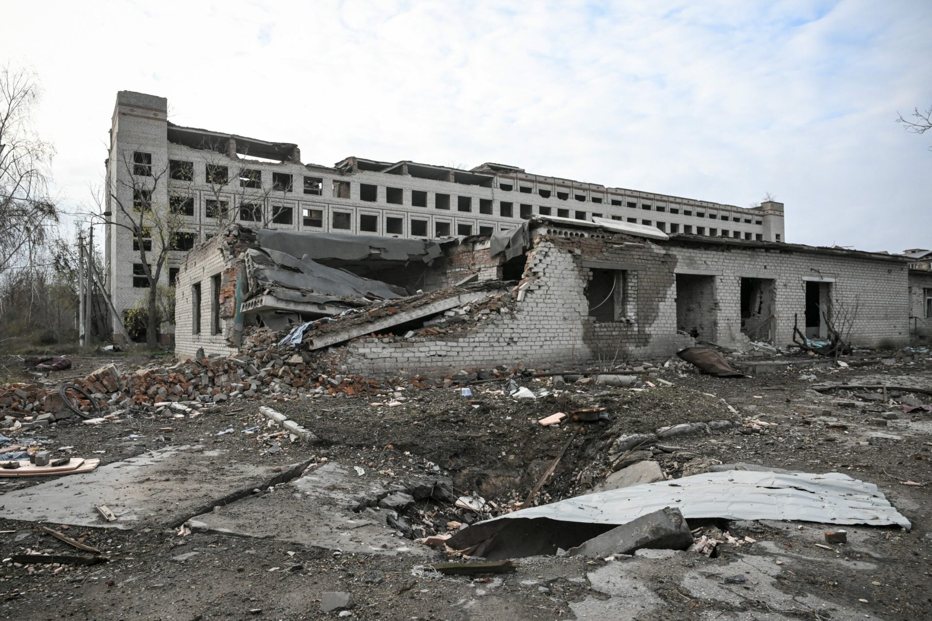 Atacuri Aeriene Masive în Rusia: Apărarea Aeriană a Interceptat Zeci de Drone Autoritățile ruse au raportat un nou val de atacuri aeriene atribuite Ucrainei, marcate de interceptarea unui număr impresionant de drone