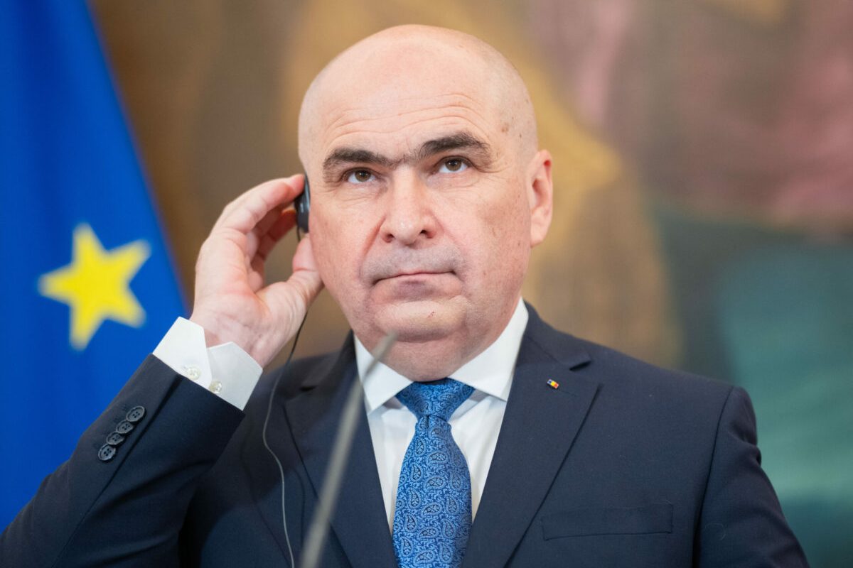 Bolojan taie în carne vie: Lista companiilor de stat sacrificate. Ce urmează