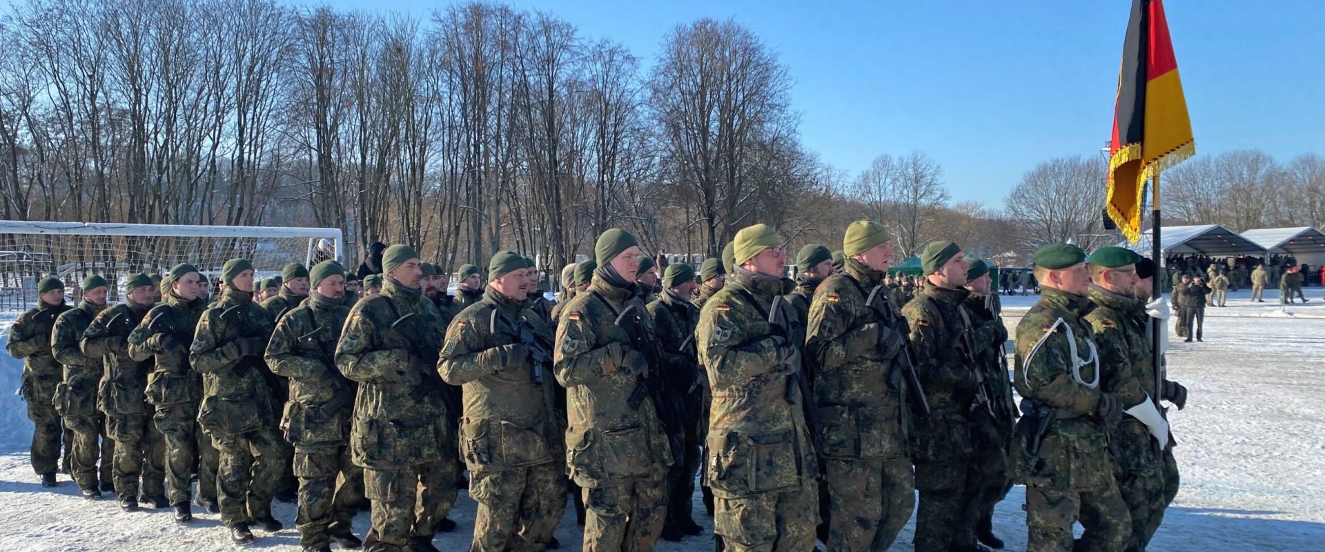 Germania clarifică regulile privind plecarea din țară a bărbaților cu vârste între 18 și 46 de ani BERLIN – Ministerul german al Apărării lucrează la clarificarea unei prevederi controversate din legea serviciului militar