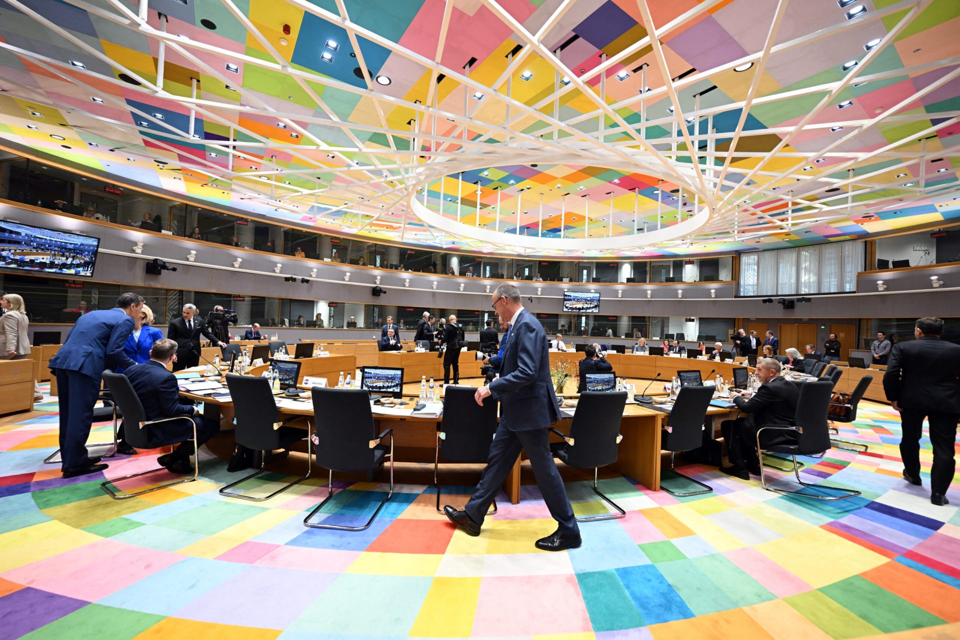 Cine-l înlocuiește pe Orban? Un nou „campion” al blocajelor în UE?
