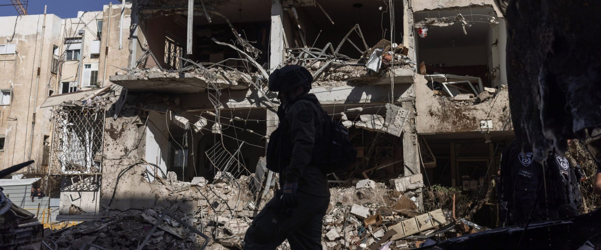 Război în Orient: Hezbollah lovește Israelul, SUA și Iranul, la negocieri