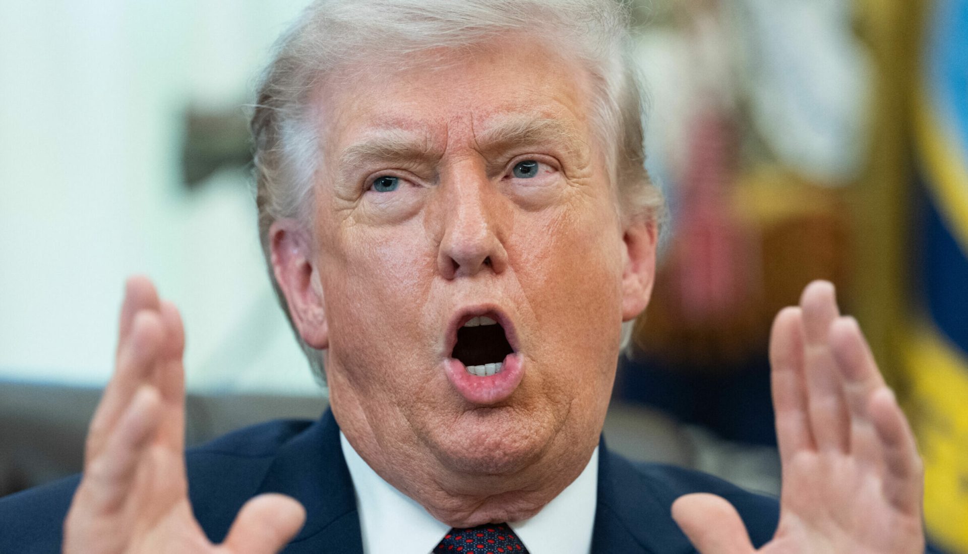 Iranul promite LUMII: Nu va dezvolta arme nucleare!