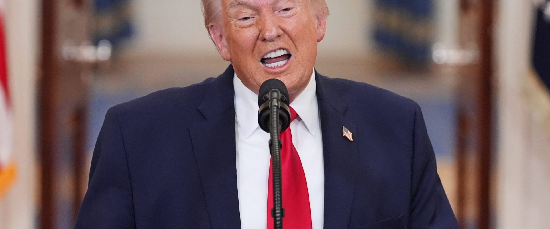 Flotila SUA sfidează Iran: Navele americane, prin Strâmtoarea Ormuz