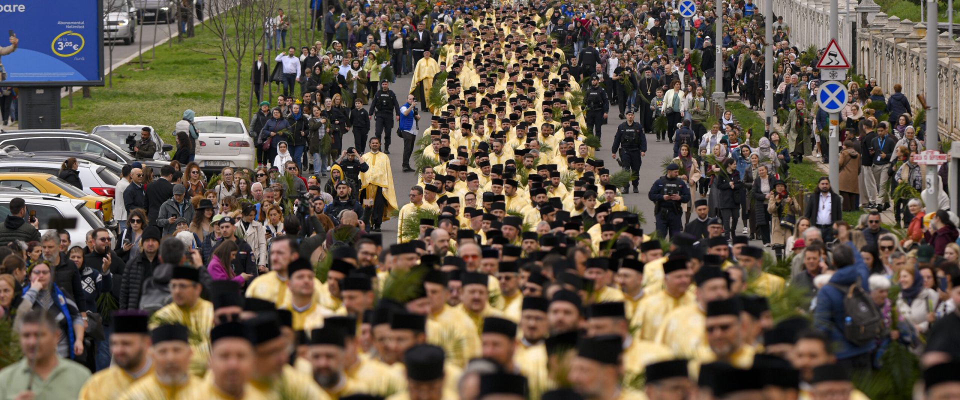 Mii de credincioși au participat la Pelerinajul de Florii în București Bucureștiul a fost, sâmbătă, centrul spiritual al țării, mii de credincioși luând parte la tradiționalul Pelerinaj de Florii