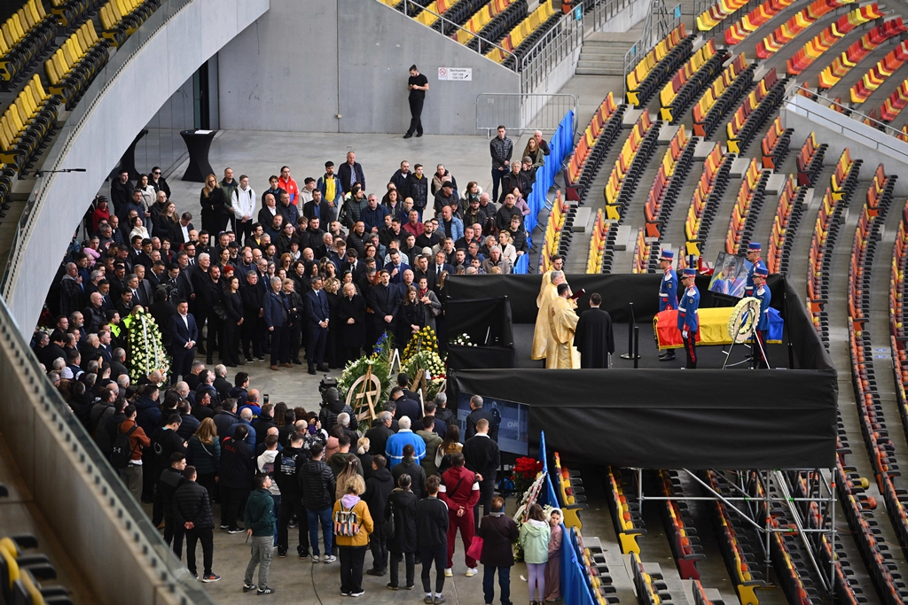 Nicusor Dan, despre absența la Lucescu: „N-am vrut politizare” & „Fără TV, de dragul copiilor”