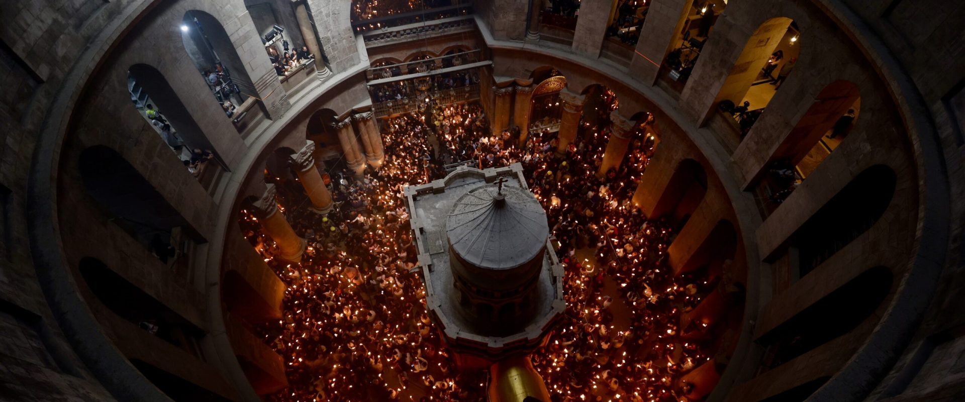 Sărbătoare: Lumina Învierii, speranța unui viitor pașnic pentru toți