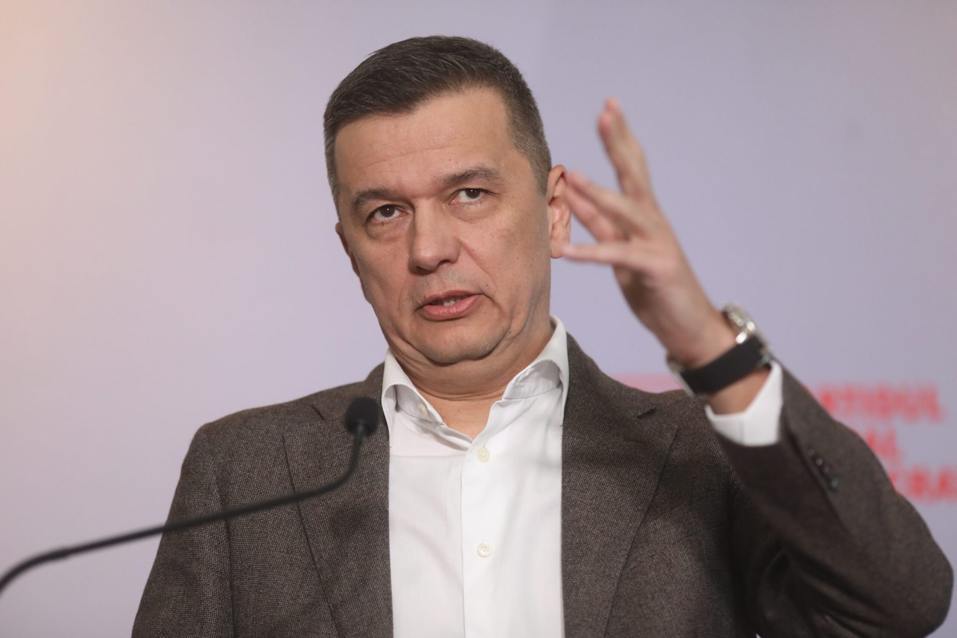 E ușor să te dai reformator: Concedieri și vânzări, șobolănism nu reformă