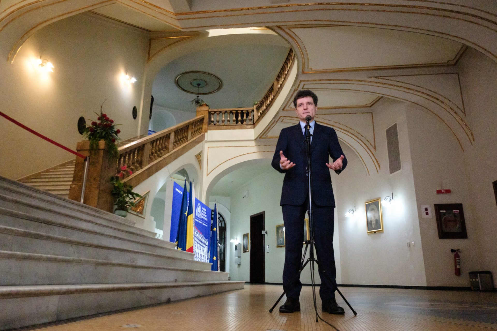 Presa maghiară: România, țară „deprimată și în pragul haosului”